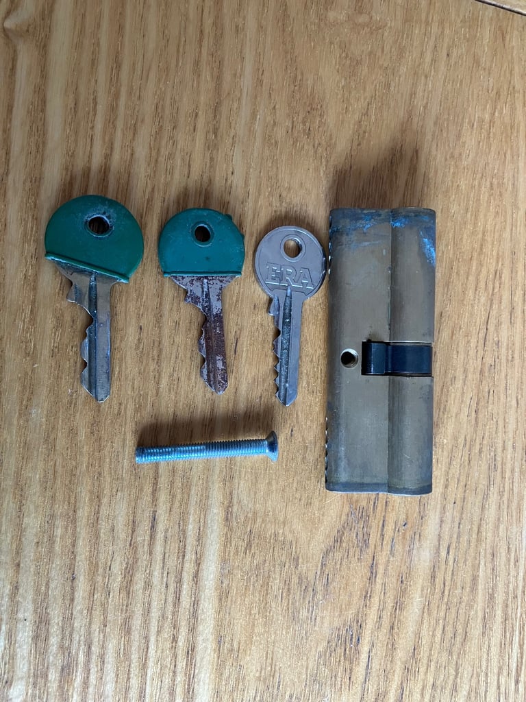 DOOR LOCK &KEYS