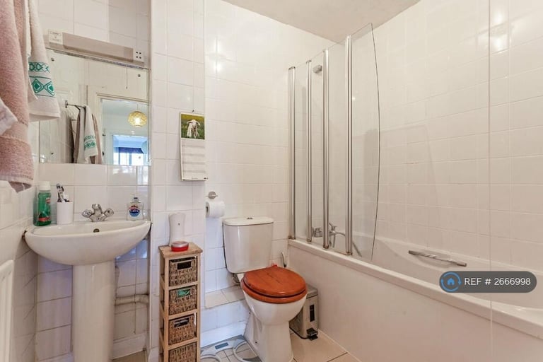 2 bedroom flat in Trim Street, London, SE14 (2 bed) (#2666998)