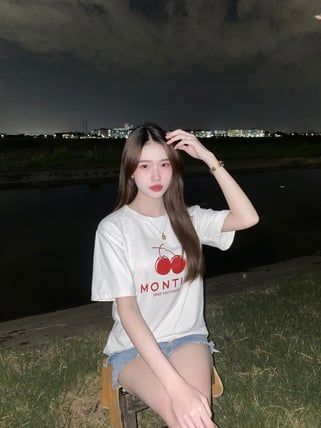 ลูกพีช - sideline รับงาน รัชดา 17