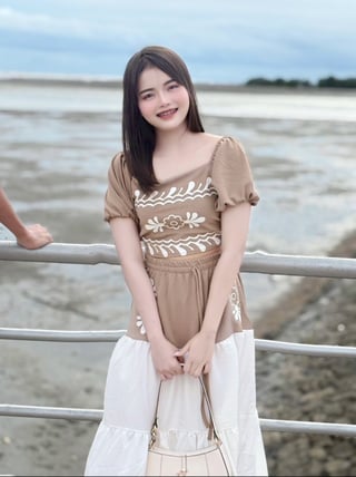 ยี่หวา - sideline รับงาน รัชดา17