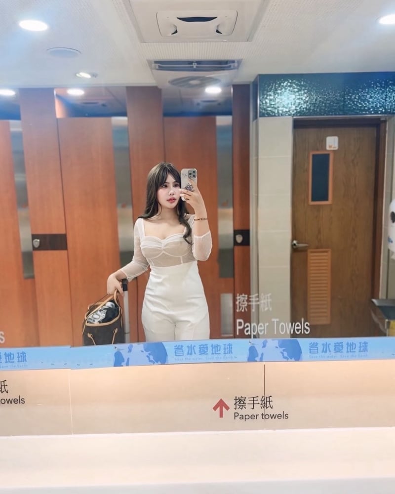 ภาพโปรไฟล์ของ โรซ่า พริ๊ตตี้ นางแบบ ดาวKTVจีน - รูปที่ 5