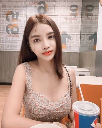 ทิวลิป - sideline รับงาน ปิ่นเกล้า