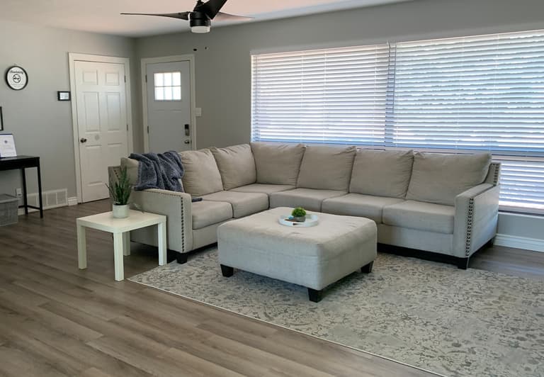 Sapphire Lake House* Boat Parking for 2 + Backyard