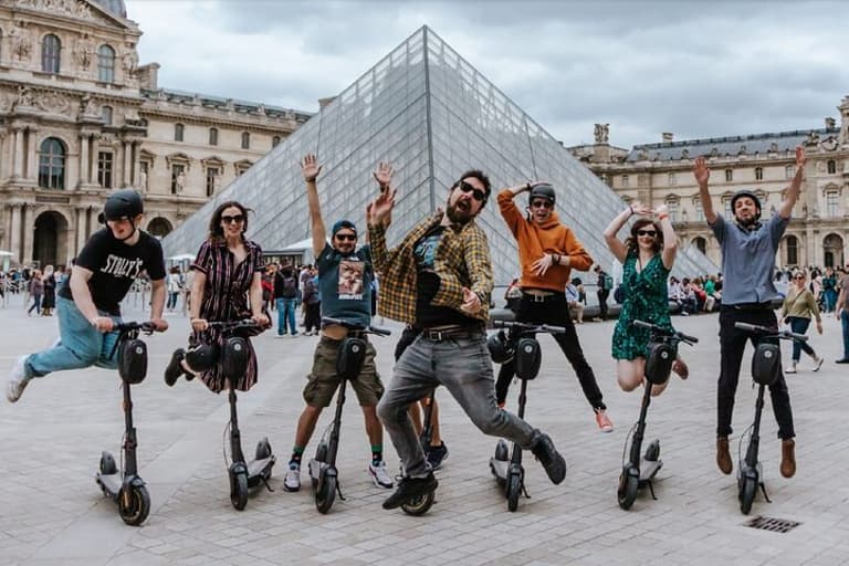Paris E-Scooter Tour with fun & informative guide (small groups)