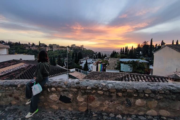 Albaicín and Sacromonte Sunset tour + Flamenco show 