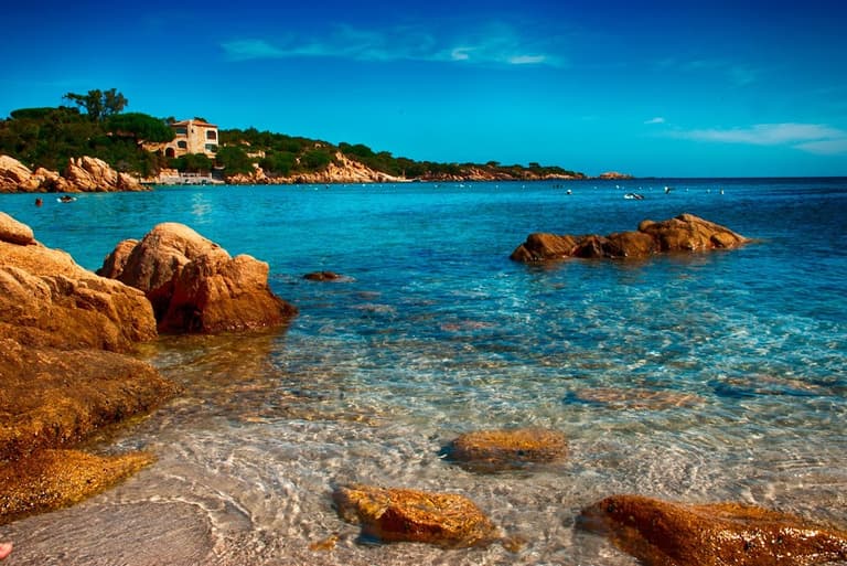 Capriccioli beach (East)