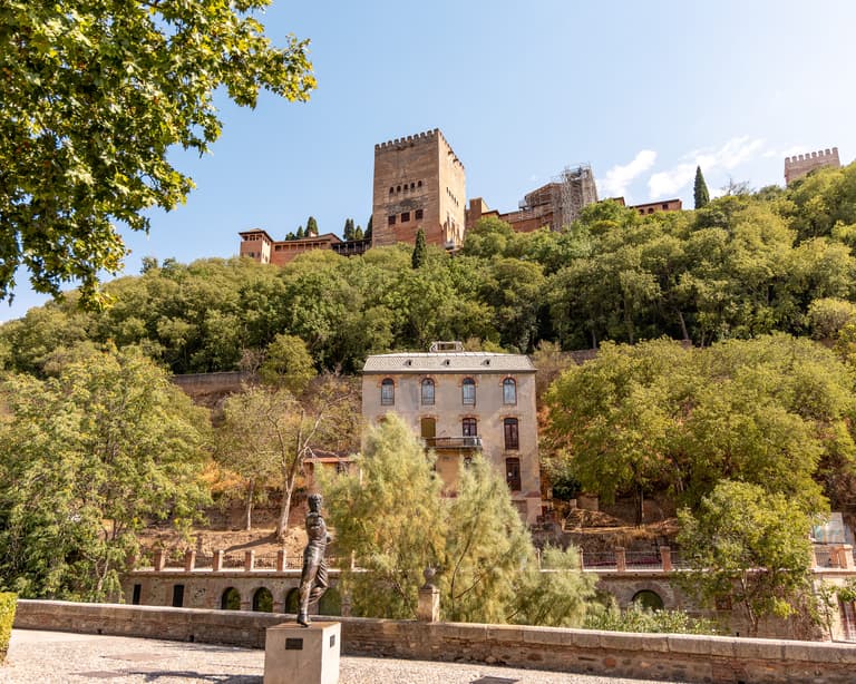 Paseo de los Tristes