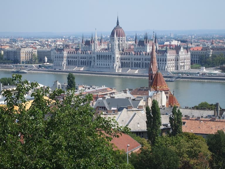 Budapest: City Highlights Sightseeing Cruise