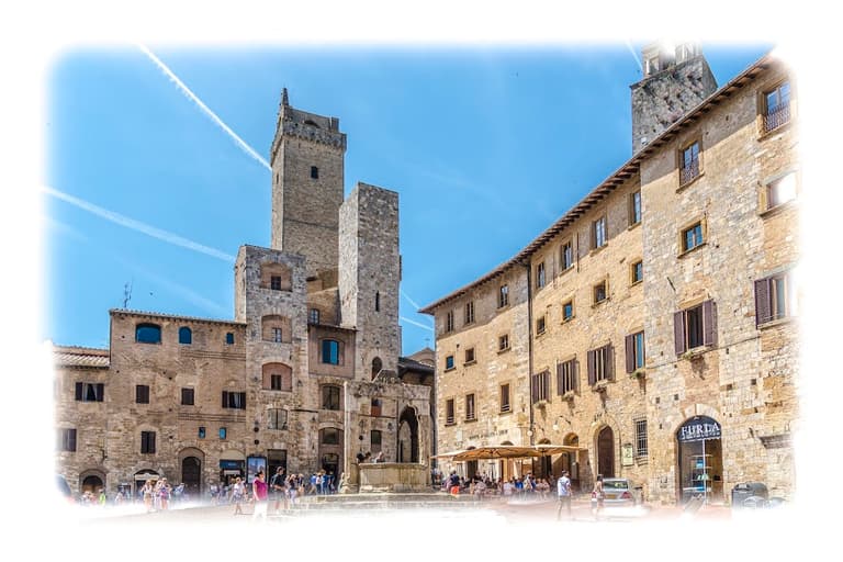 Piazza della Cisterna