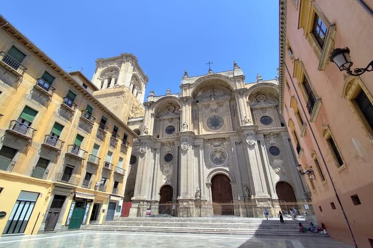 Granada City Center and Albaicin Private Tour