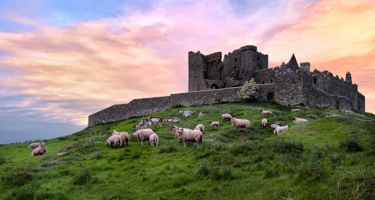 Ireland road trip: rugged cliffs & fairytale castles