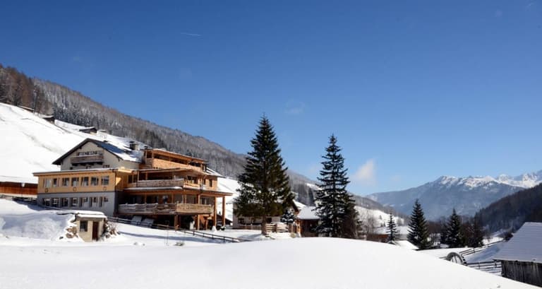 Snowshoeing in the Obernbergtal 6 Days