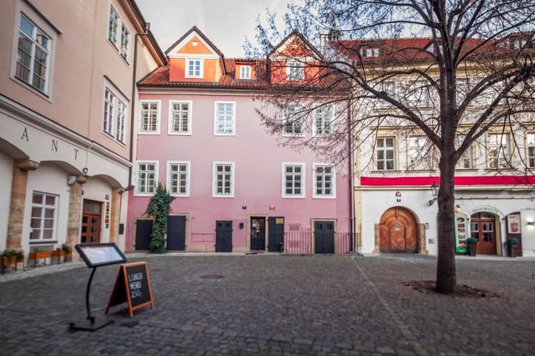 Prague: Merchant's Yard Residence