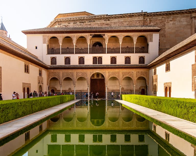 Alhambra, Nasrid Palaces, Generalife & Alcazaba Private Tour 