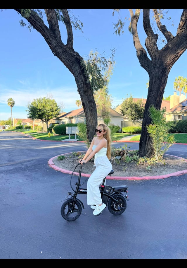 Isn't the bike I got from Temu amazing? 🚴‍♀️⚡️ I've been loving riding it latel