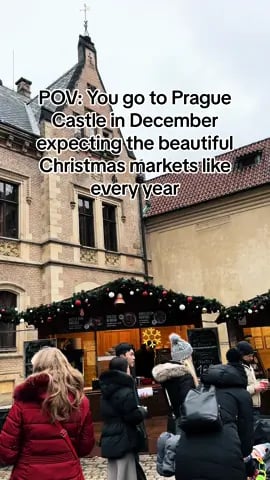 Ladies and gentlemen, it’s true, there’s no Christmas market at Prague Castle th