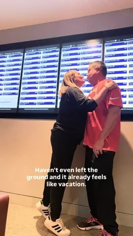 #unitedairlines #couplestravelreels #loungefeels #unitedloungedenver #couples @U