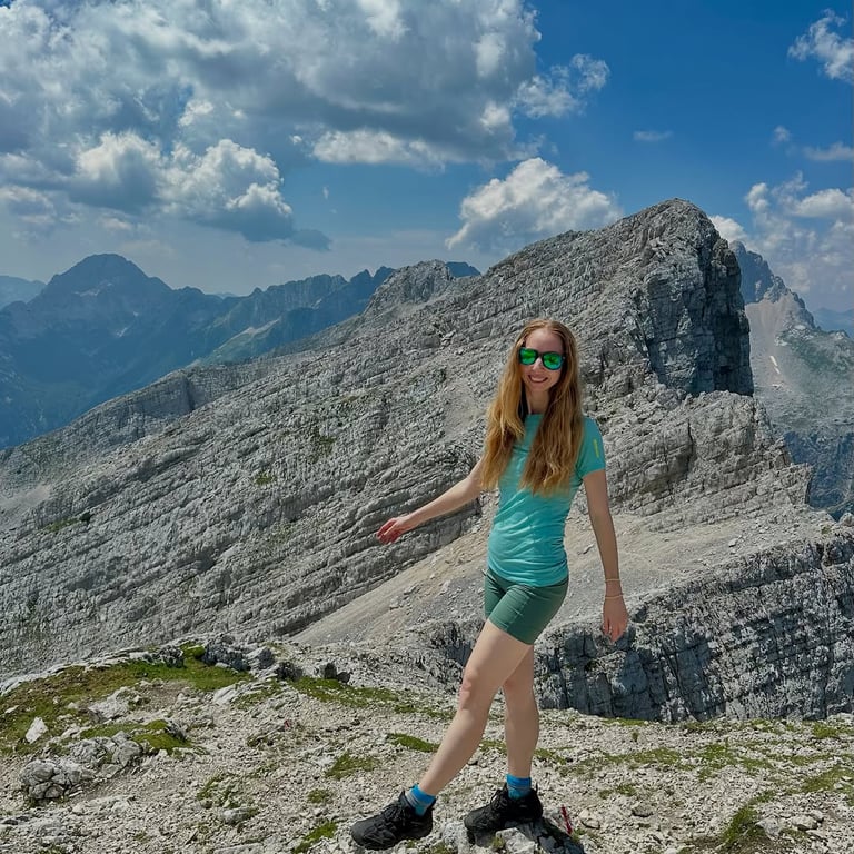 Slovenian Alps are incredibly beautiful, let me tell you! 😍

📍Kranjska Gora su