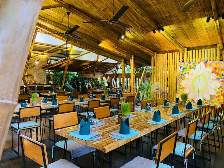 SPOONS Café Restaurant