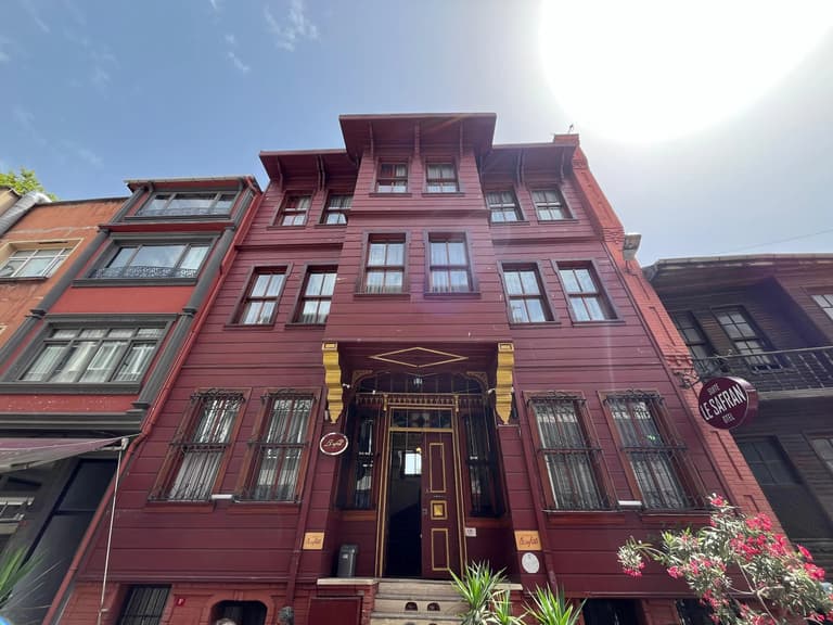 Le Safran Suite Hotel