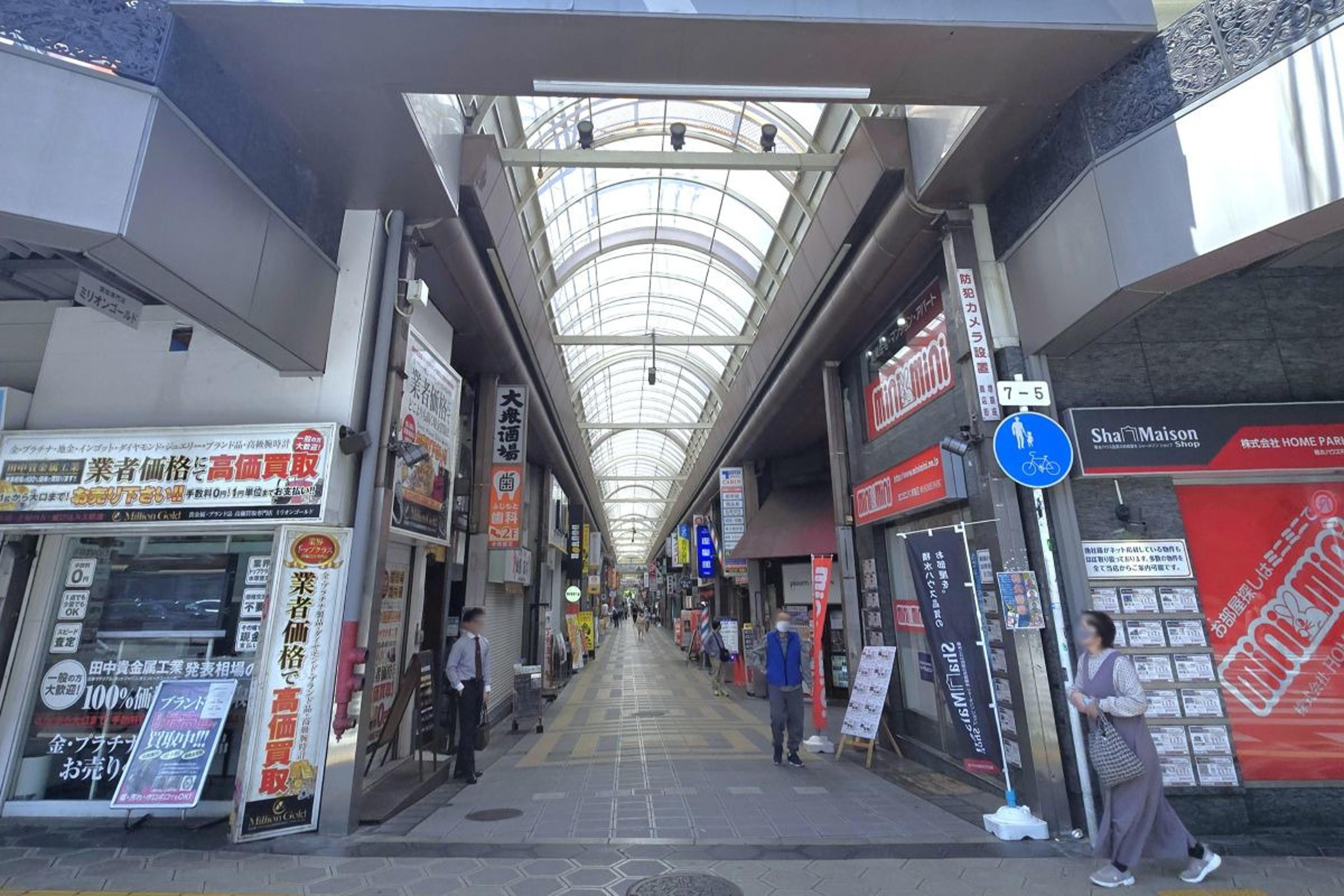飲食店が多数の商店街まで徒歩3分
