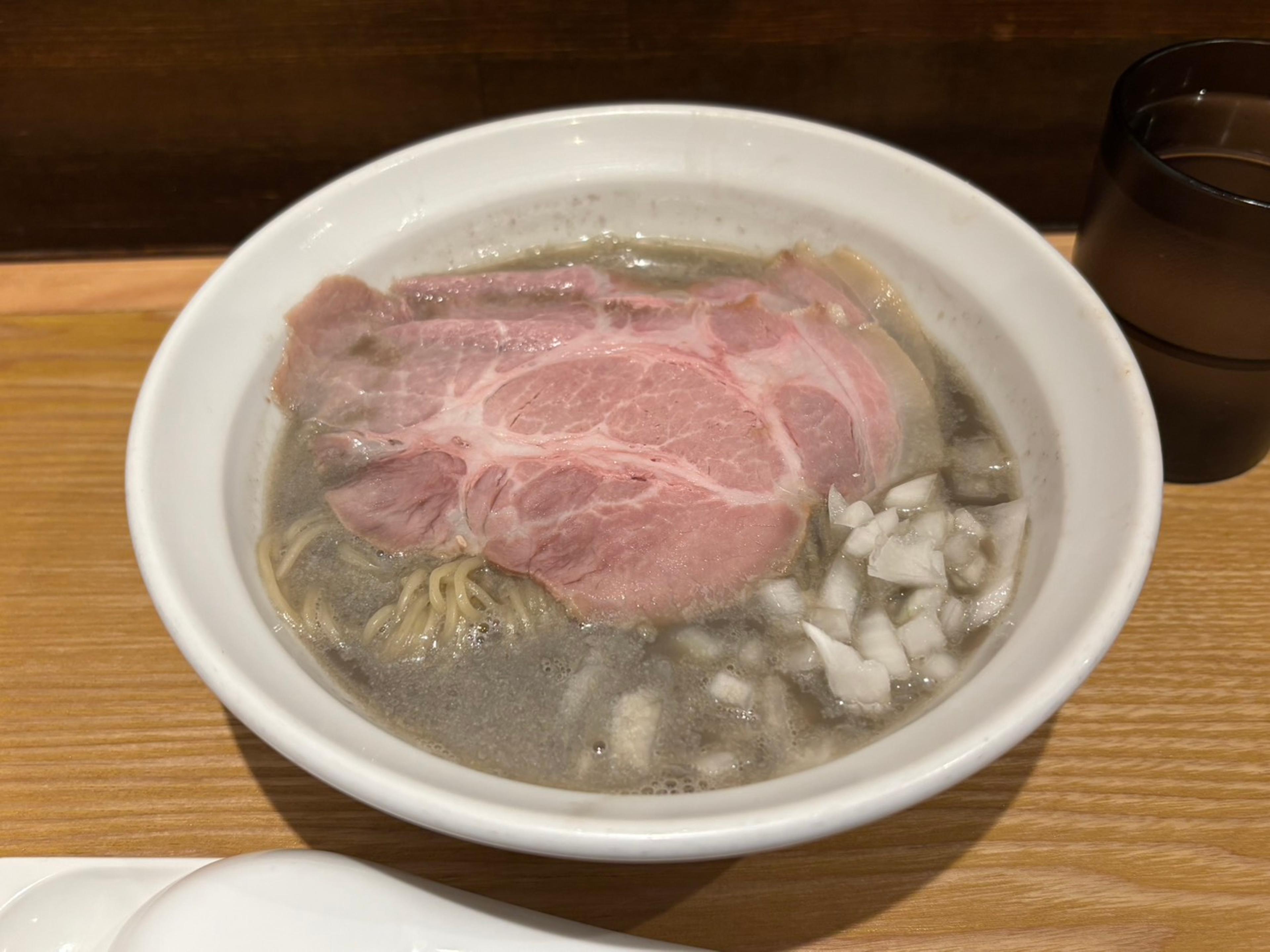 行列ラーメン店「ニボシマニア」迄徒歩4分
