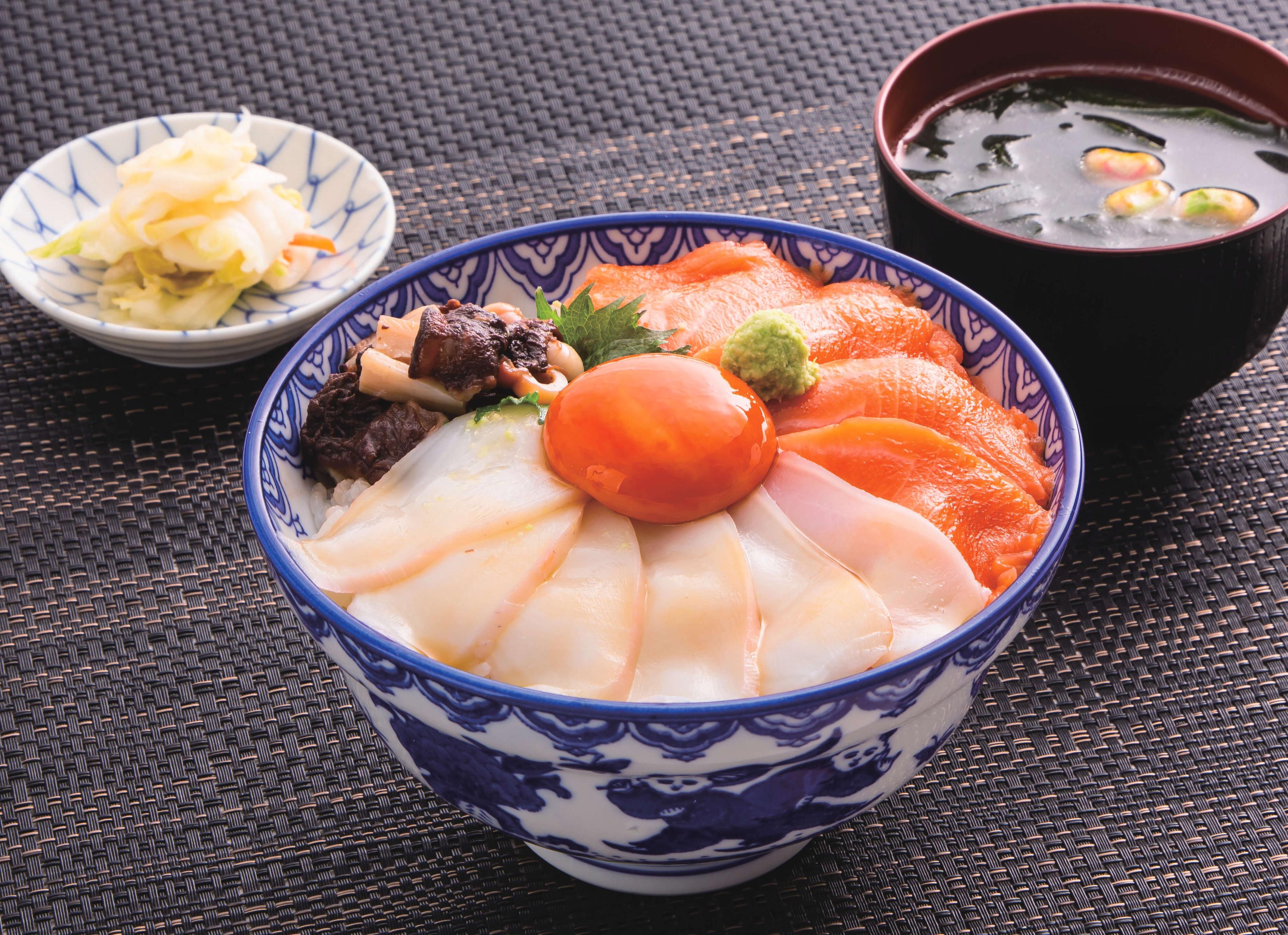 夜ごはんはお隣の五橋横丁へ