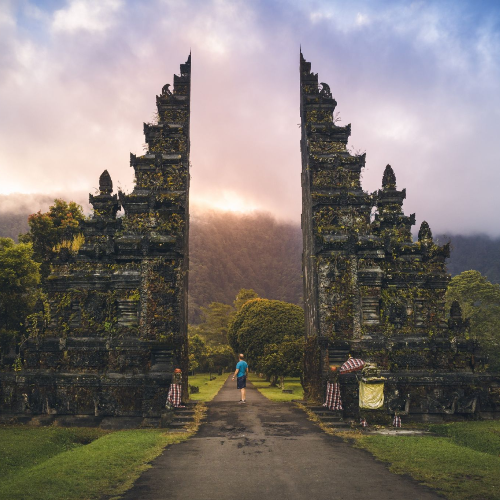 Handara Golf Gate and Tanah Lot Temple tour with Private Transfer