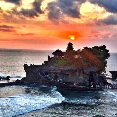 Tanah Lot Tour Followed by Uluwatu Sunset Tour with Private Transfer