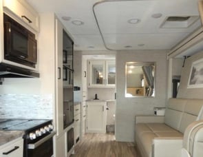 Thor Motor Coach Four Winds 25M