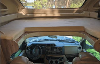 Family Adventure on Wheels 2019 Jayco Greyhawk