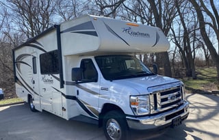 SUPER CLEAN  Pet Friendly 2017 Coachmen Freelander