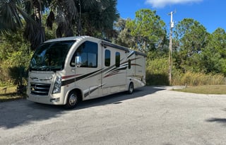 Thor Motor Coach Vegas 27.7 Class A