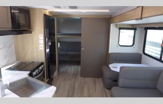 2025 Avenir 32BH – Your Home on Wheels