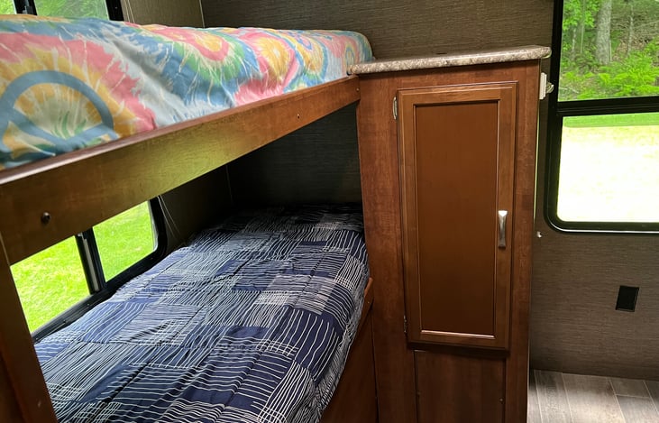 Bunkhouse in rear of camper, 4 twin bunks