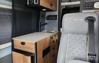 AWD "Barney" UNLIMITED MILES Montana + Starlink