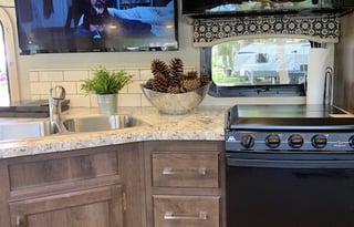 T2019 CONVENIENT & EASY TO DRIVE RV!!!!!!