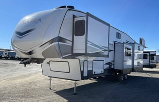 Pet Friendly Full Service Luxury 2 Bedroom RV