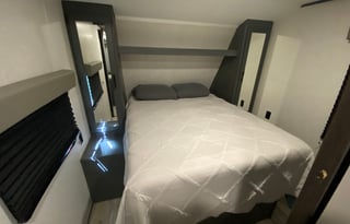 Sparkling Clean & Fully Stocked Travel Trailer