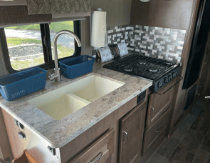 Winnebago Outlook 25J