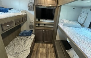 2022 Keystone RV Cougar Half-Ton 32BHS