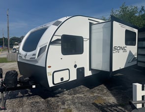 Venture RV Sonic Lite SL169VMK