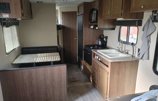 2016 Thor Motor Coach dutchman coleman