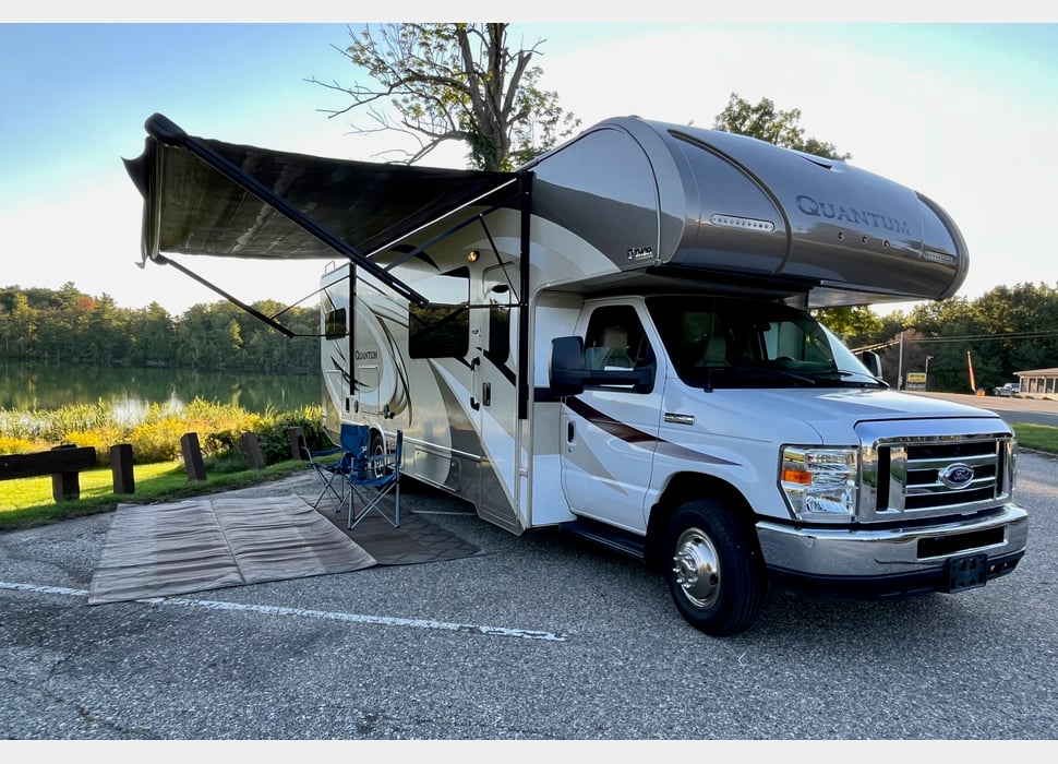 Class C Motor Home rentals in Jenison