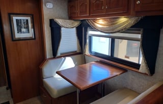 Stella - 2005 Country Coach Allure 470