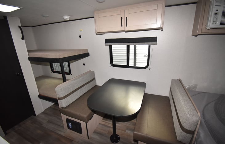 Dinette & Bunk Beds