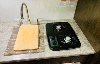 2019 Heartland Pioneer **NO LIMIT TOWING MILES!**