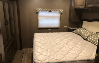 2018 Thor Hurricane 34R