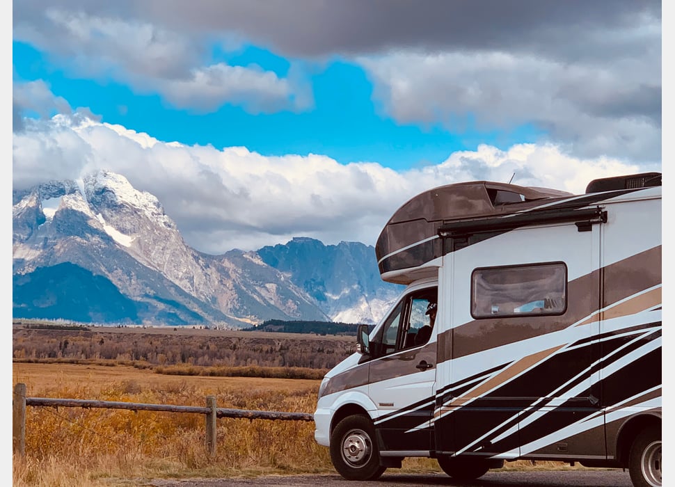 Class C Motor Home rentals in Glendale