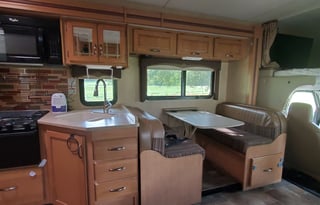 2015 Thor Motor Coach Four Winds 31E Bunkhouse